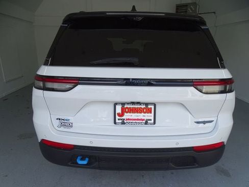 Certified 2023 Jeep Grand Cherokee Trailhawk w/ Luxury Tech Group III AWD/4WD image 21
