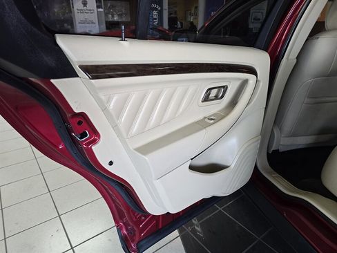 Used 2013 Ford Taurus Limited image 10