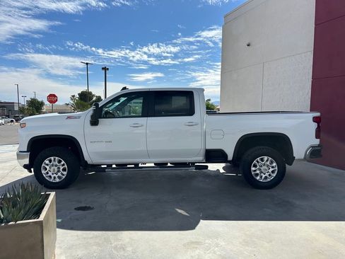 Used 2024 Chevrolet Silverado 2500 LT AWD/4WD image 4
