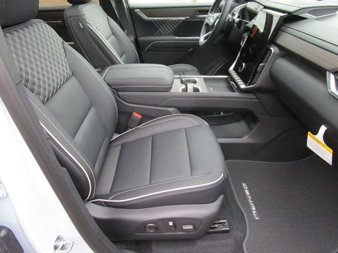 New 2026 GMC Acadia Denali image 34