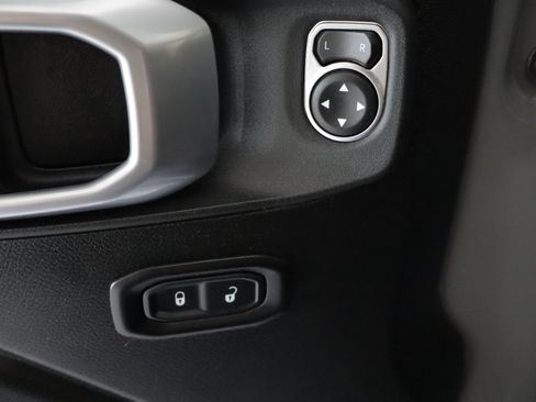 Used 2022 Jeep Wrangler Unlimited Sport AWD/4WD image 13