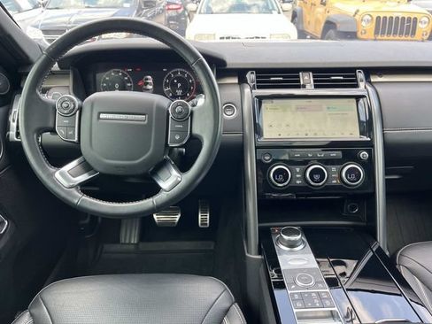 Used 2018 Land Rover Discovery HSE AWD/4WD image 18