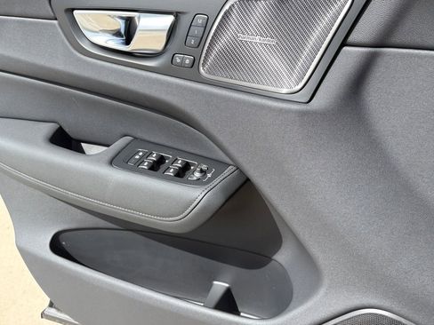 New 2026 Volvo XC60 B5 Ultra w/ Protection Package Premier image 17