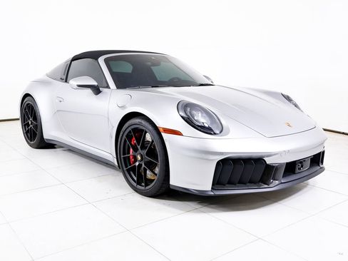 Certified 2026 Porsche 911 Targa 4 GTS w/ Premium Package AWD/4WD image 34
