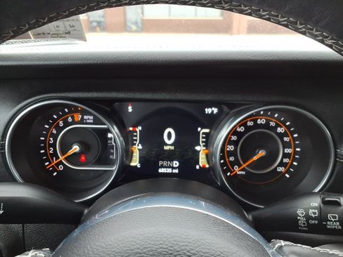 Used 2018 Jeep Wrangler Unlimited Sahara image 23