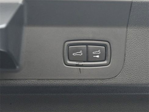 Used 2018 Porsche Panamera 4S image 25