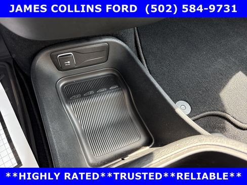 Used 2025 Chrysler Pacifica Select FWD image 35