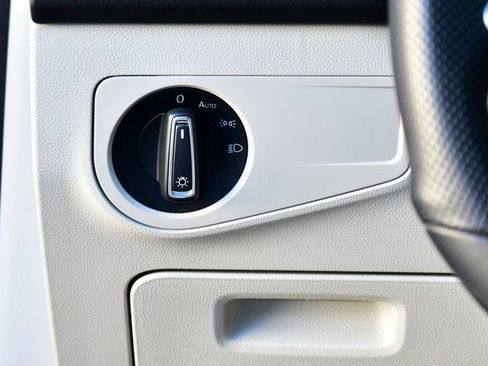 Used 2023 Volkswagen Tiguan SE R-Line image 27