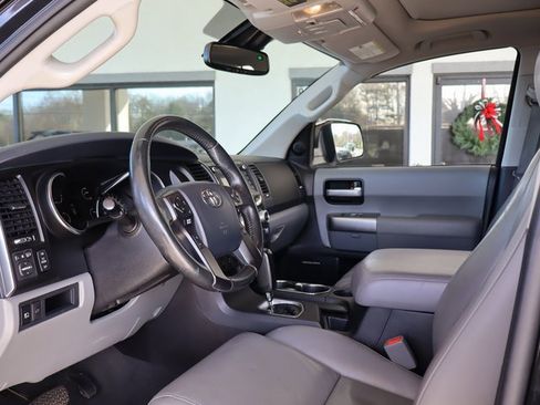 Used 2020 Toyota Sequoia Limited image 15
