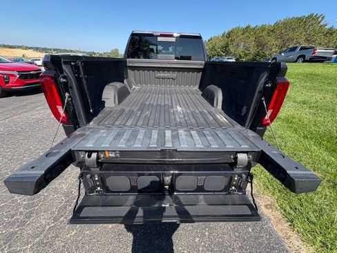 Used 2022 GMC Sierra 1500 AT4 image 34