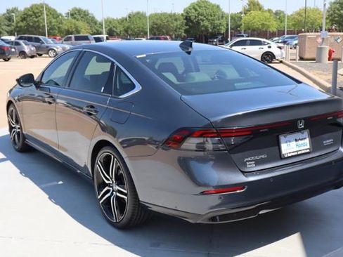Used 2025 Honda Accord Touring image 8