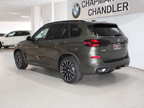 Used 2026 BMW X5 sDrive40i w/ M Sport Package RWD image 5