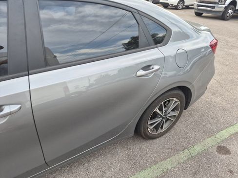 Used 2023 Kia Forte LXS w/ LXS Technology Package FWD image 5