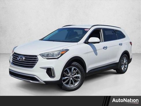 Used 2018 Hyundai Santa Fe SE FWD image 1