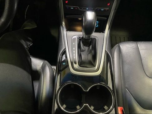 Used 2017 Ford Edge Titanium image 22