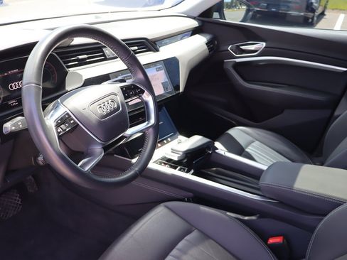 Used 2021 Audi e-tron Premium Plus w/ Premium Plus Package AWD/4WD image 12