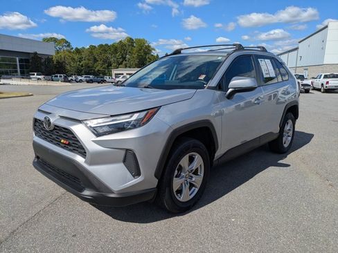 Used 2022 Toyota RAV4 XLE image 8