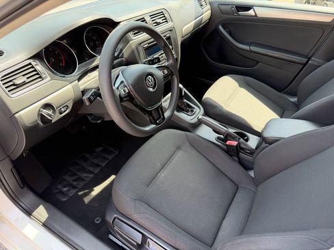Used 2015 Volkswagen Jetta SE image 6