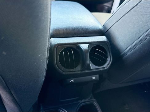 Used 2022 Jeep Wrangler Unlimited Sport AWD/4WD image 28