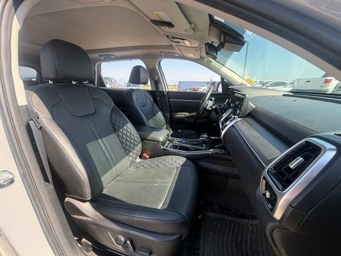 Used 2023 Kia Sorento SX AWD/4WD image 10