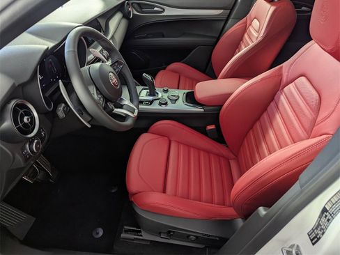New 2025 Alfa Romeo Stelvio Sprint w/ Convenience Package image 10