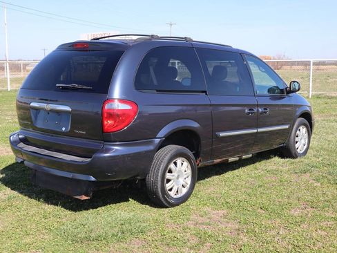 Used 2007 Chrysler Town & Country Touring w/ Leather Interior Group image 6