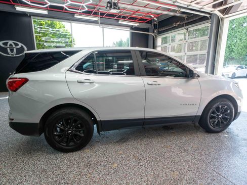 Used 2021 Chevrolet Equinox LT FWD image 4