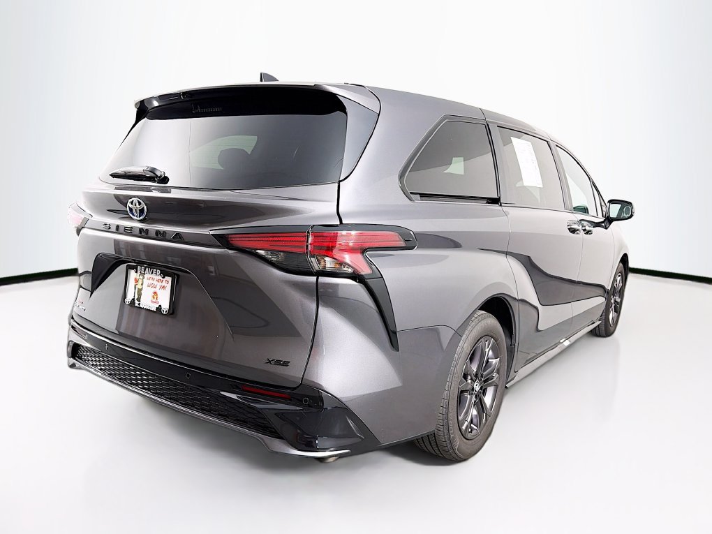Used 2025 Toyota Sienna XSE AWD/4WD image 10