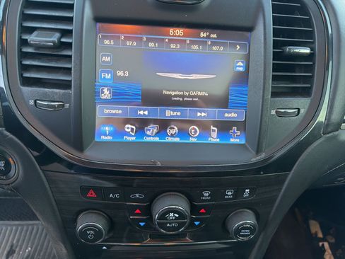 Used 2014 Chrysler 300 C image 10