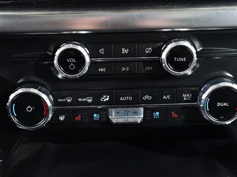 Used 2022 Ford F150 Lariat w/ Equipment Group 502A High image 29