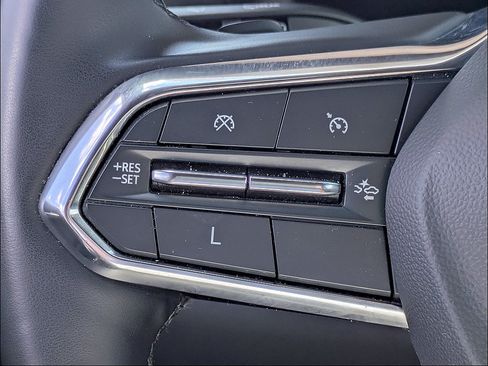 Used 2025 Chevrolet Equinox LT w/ Convenience Package II FWD image 20