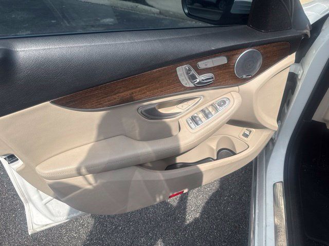 Used 2019 Mercedes-Benz C 300 Sedan image 22