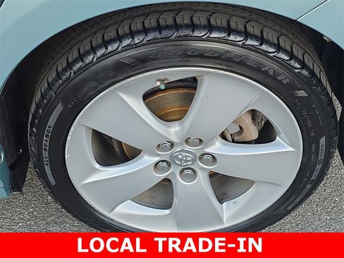 Used 2015 Toyota Prius Four image 32