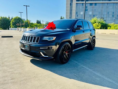 Used 2014 Jeep Grand Cherokee SRT8 w/ Luxury Group II image 7