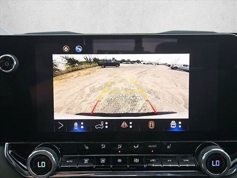 Used 2024 Chevrolet Colorado ZR2 w/ Technology Package AWD/4WD image 14