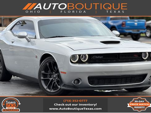 Used 2022 Dodge Challenger R/T Scat Pack RWD image 1