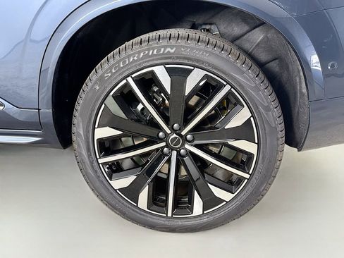 New 2026 Volvo XC90 B6 Plus w/ Protection Package Premier image 33