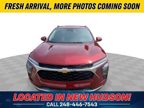 Used 2024 Chevrolet Trax LT w/ Driver Confidence Package FWD image 5