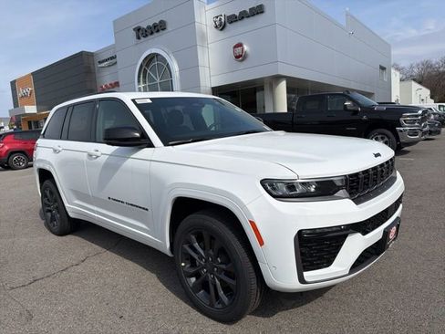 New 2026 Jeep Grand Cherokee Limited AWD/4WD image 1