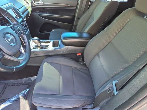 Used 2018 Jeep Grand Cherokee Laredo image 15