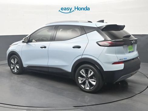 Used 2022 Chevrolet Bolt EUV LT w/ Convenience Package FWD image 5