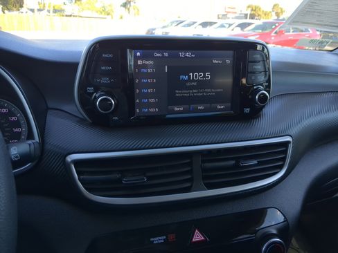 Used 2019 Hyundai Tucson SE image 21