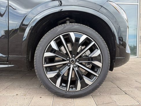New 2026 Volvo XC90 T8 Ultra w/ Protection Package Premier AWD/4WD image 8