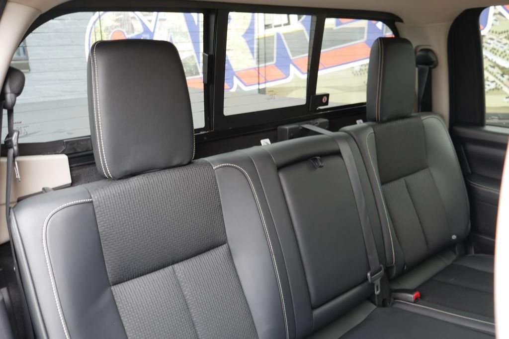 Used 2018 Nissan Titan PRO-4X AWD/4WD image 12