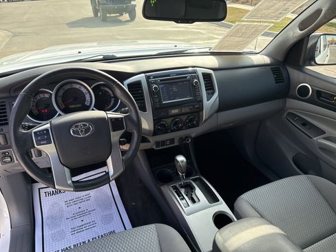 Used 2013 Toyota Tacoma PreRunner w/ SR5 Pkg image 16