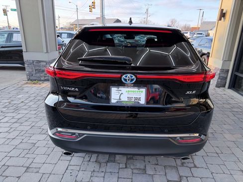 Used 2023 Toyota Venza XLE image 55