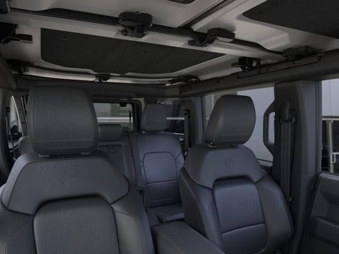 New 2025 Ford Bronco Badlands image 12