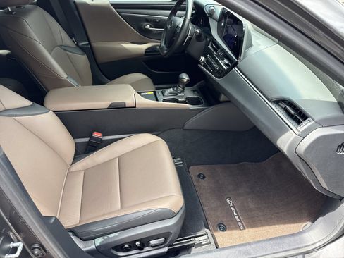 Used 2025 Lexus ES 350 w/ Premium Package FWD image 34