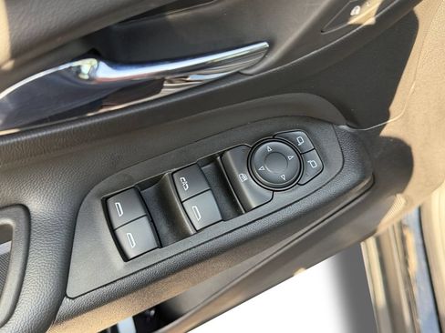 Used 2023 Chevrolet Equinox LT AWD/4WD image 25