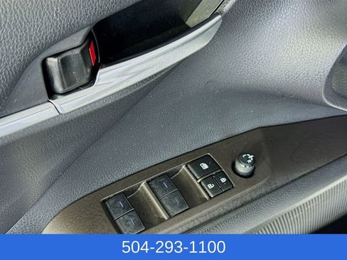 Used 2023 Toyota Camry SE FWD image 19